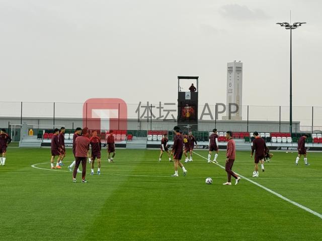 新国足迪拜集训有新气象！U23国足小弟刺激老大哥